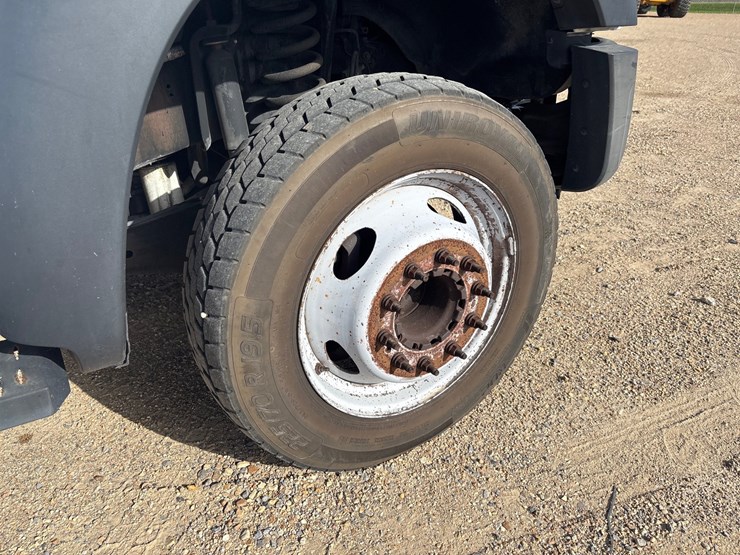 2016-ford-f550-image-25