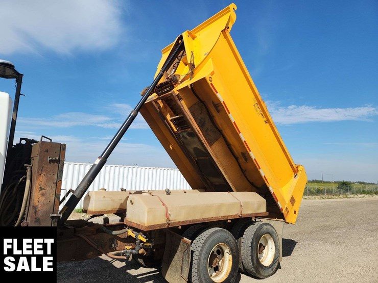 international-workstar-7500-image-31