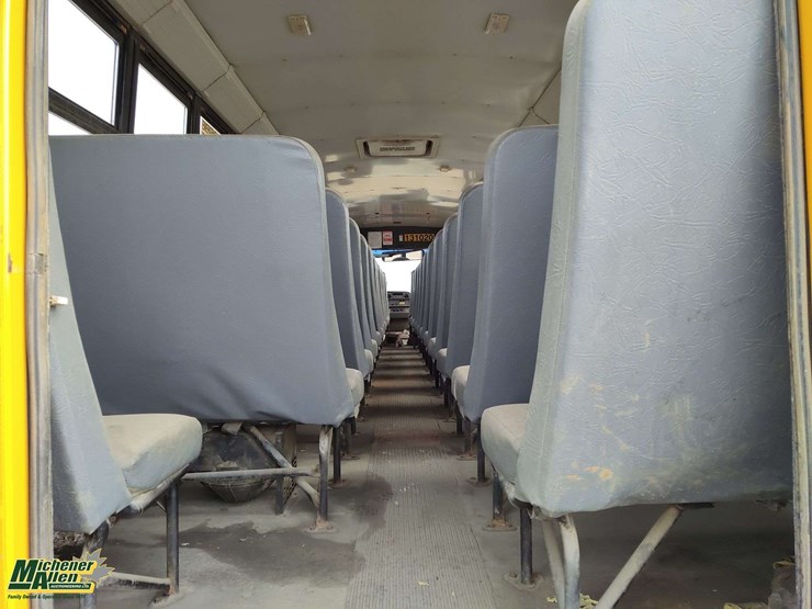 2013-freightliner-b2-image-29