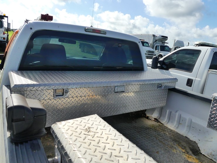2011-ford-f350-xl-image-10