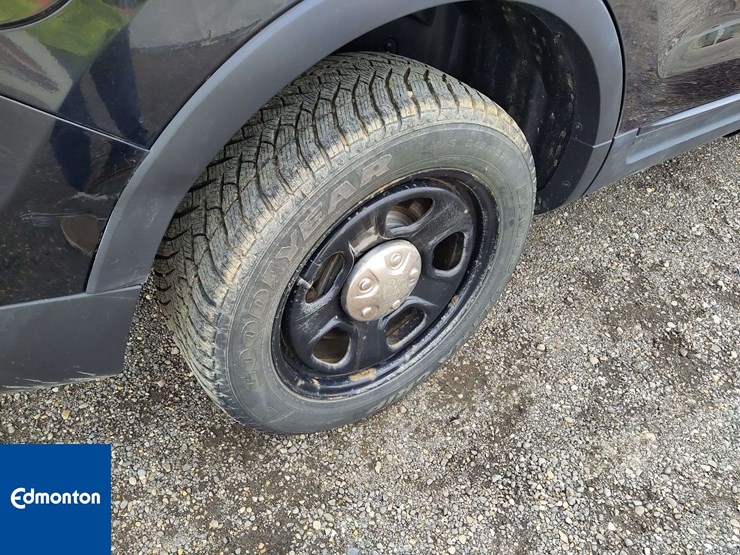2014-ford-explorer-image-11