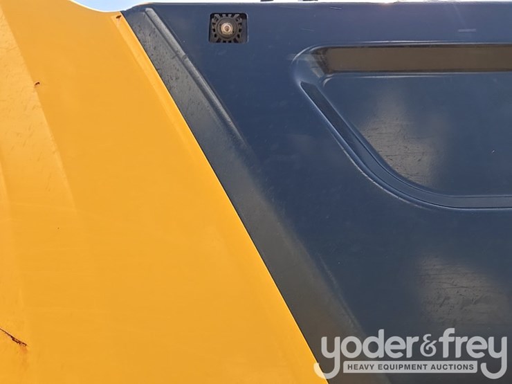2019-caterpillar-336-image-63