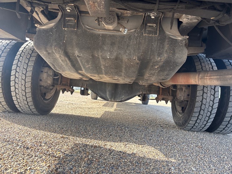 2016-ford-f550-image-17