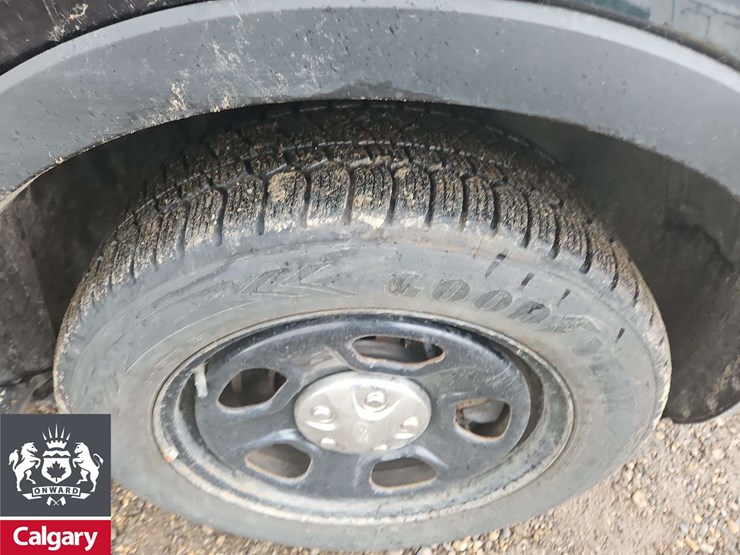 2019-ford-explorer-image-13