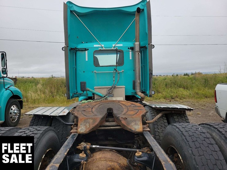 2018-peterbilt-579-image-35