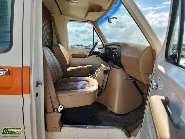 1983-ford-e250-image-26