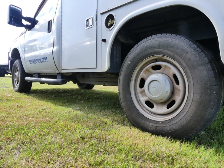 2014-ford-f250-xl-image-5