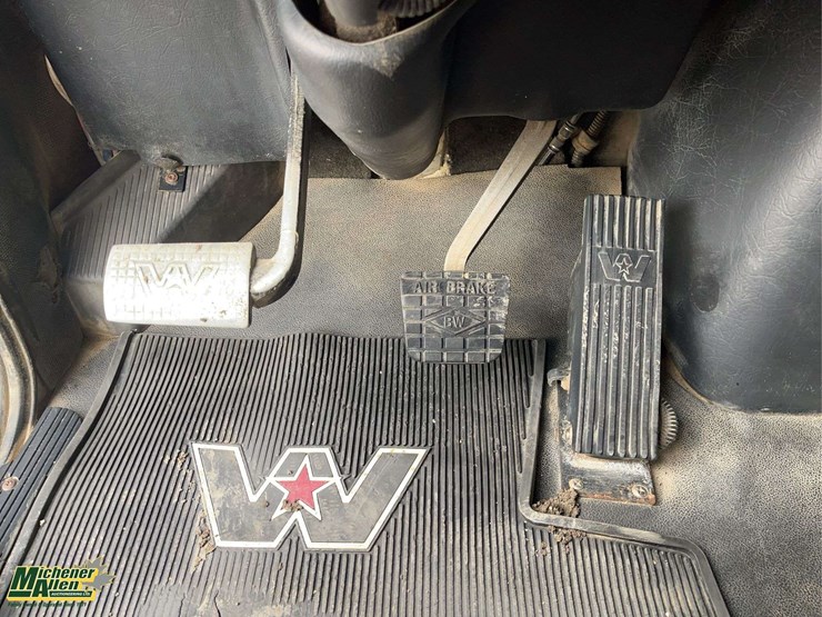 western-star-4900-image-17