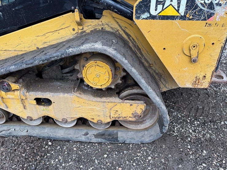 2016-caterpillar-259d-image-19