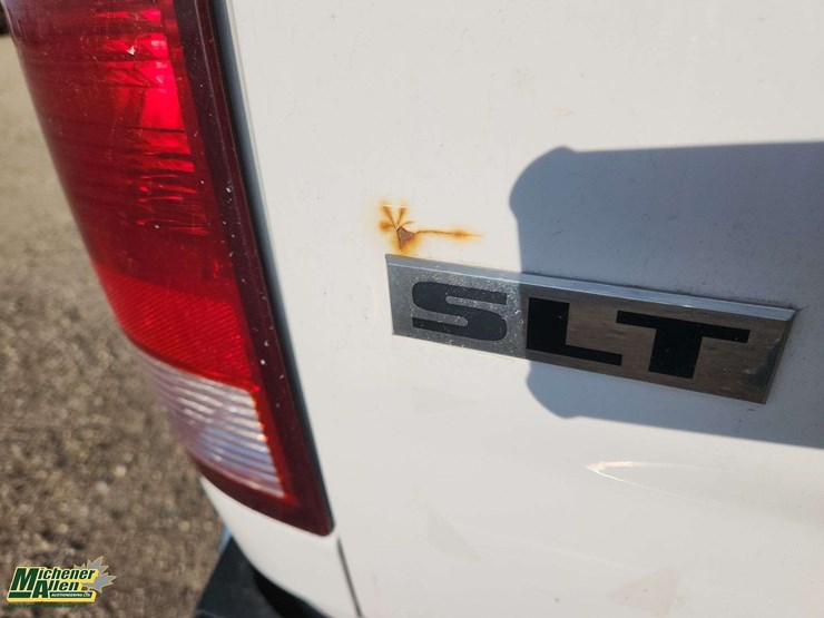 2012-dodge-1500-image-34