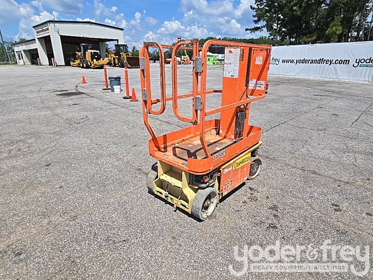 2017-jlg-1230es-image-5