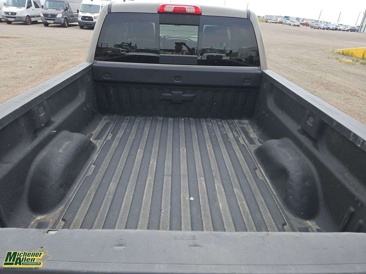 2017-chevrolet-silverado-1500-image-16