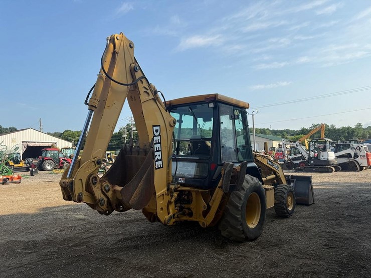 2024-deere-310e-image-4