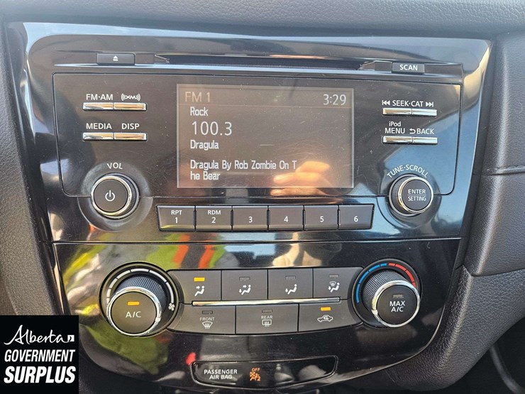 2017-nissan-rogue-image-12