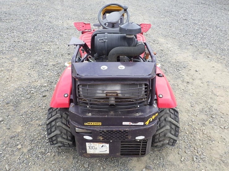 canycom-cmx2402-ride-on-mower-image-6
