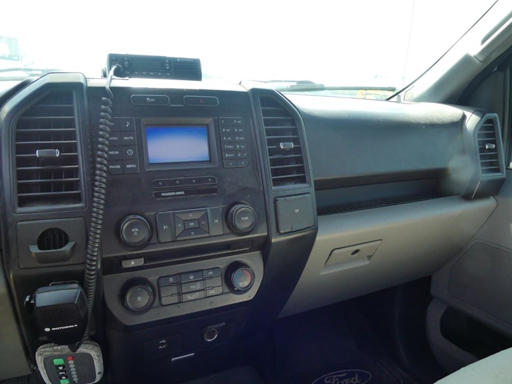 2016-ford-f150-xl-image-12