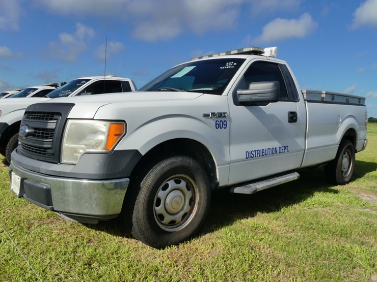 2013-ford-f150-xl-image-1