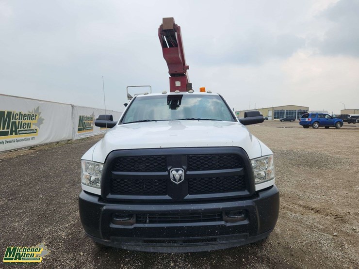 2016-dodge-3500-image-9