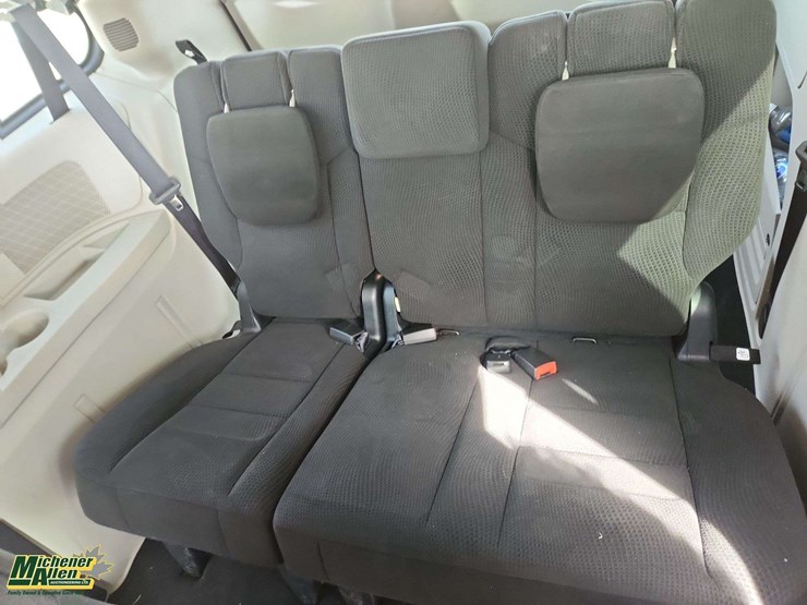 2016-dodge-grand-caravan-se-image-19