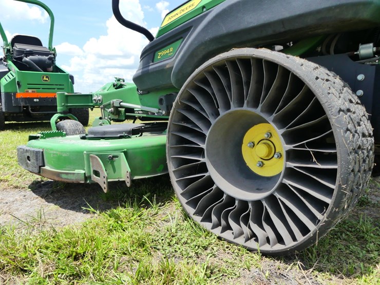 2023-john-deere-994r-image-5