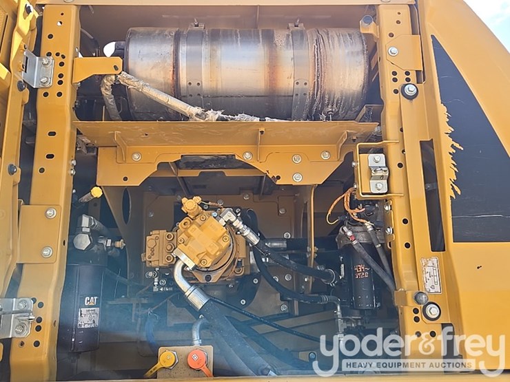 2019-caterpillar-336-image-38