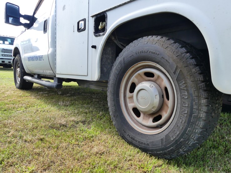 2016-ford-f250-xl-image-5