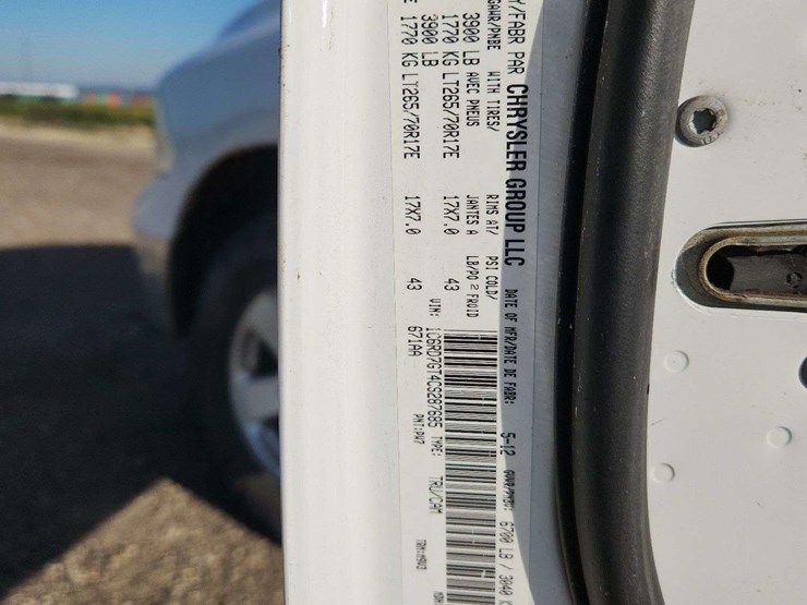 2012-dodge-1500-image-40