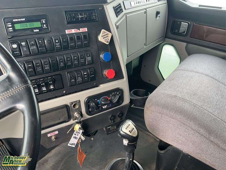 western-star-4900-image-15