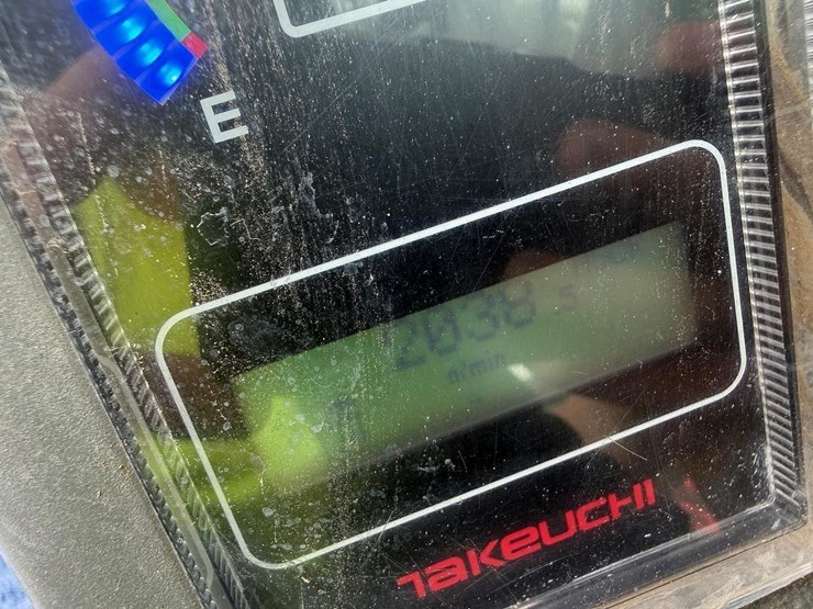2015-takeuchi-tl12-image-21