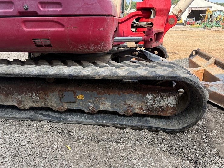 2018-takeuchi-tb260-image-13