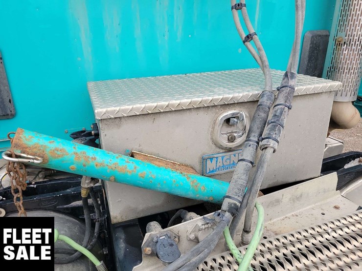 2018-peterbilt-579-image-38