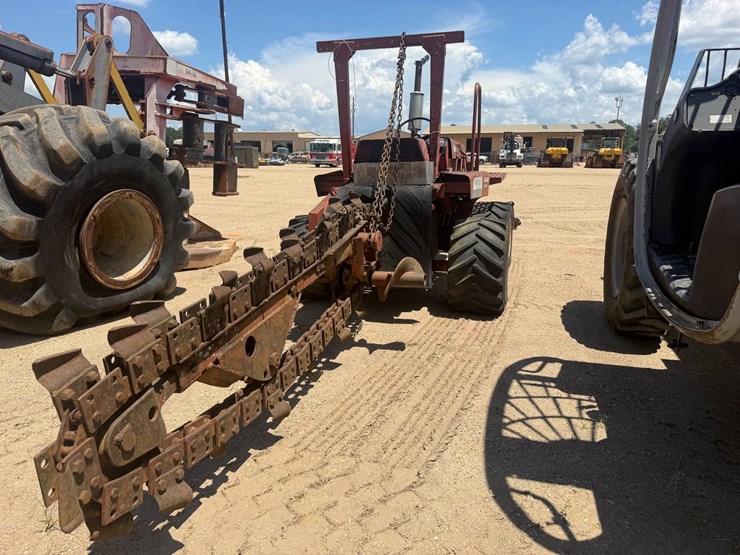 ditch-witch-r40-image-5