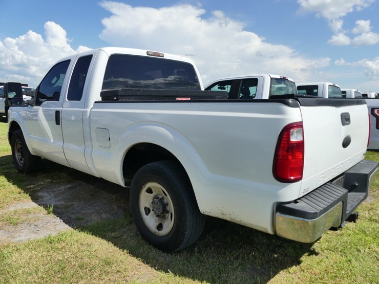 2011-ford-f250-xl-image-4