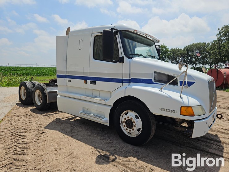 1999-volvo-vnl64t-t/a-truck-tractor-image-3
