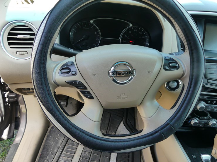 2014-nissan-pathfinder-image-19