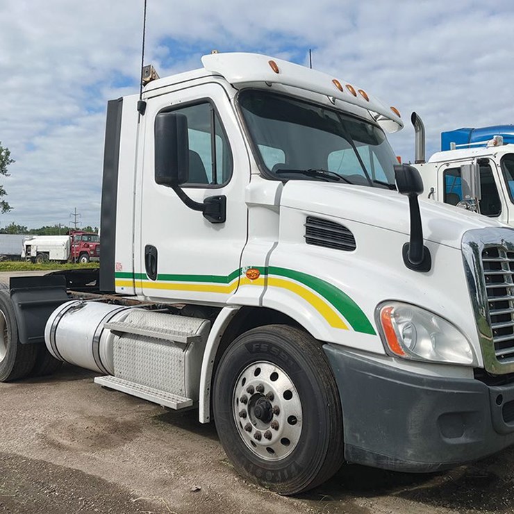 2018 FREIGHTLINER CASCADIA 113