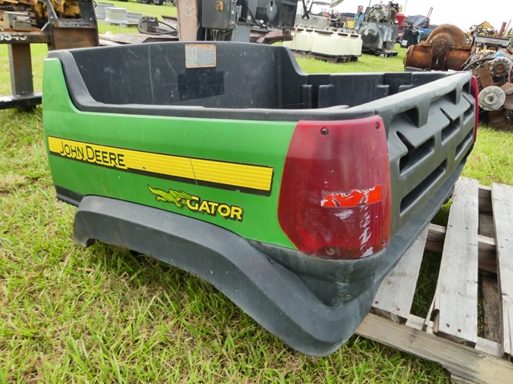 john-deere-gator-image-4
