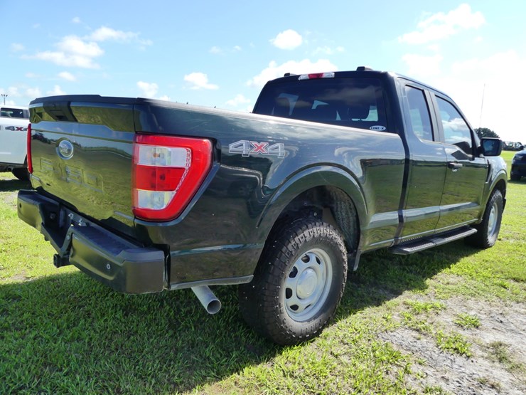 2021-ford-f150-xl-image-3