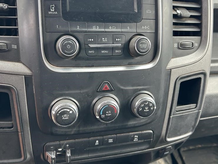 2018-ram-2500-tradesman-image-18
