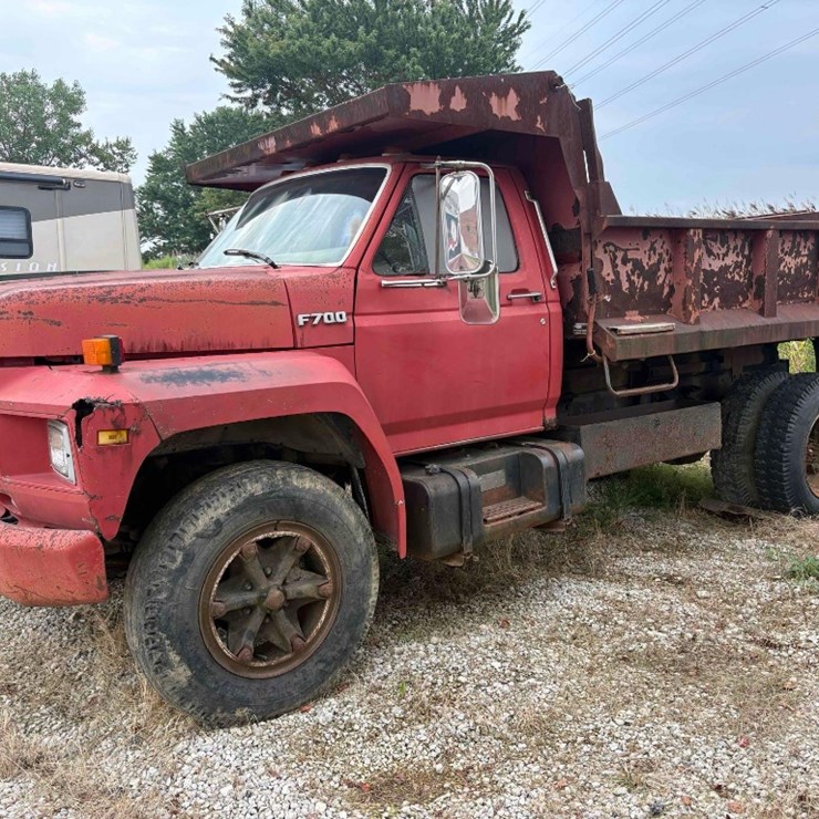 1987 FORD F700