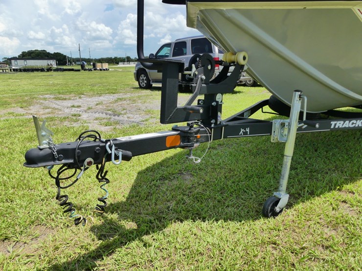2020-basstracker-17.5'-aluminum-bass-boat-image-25