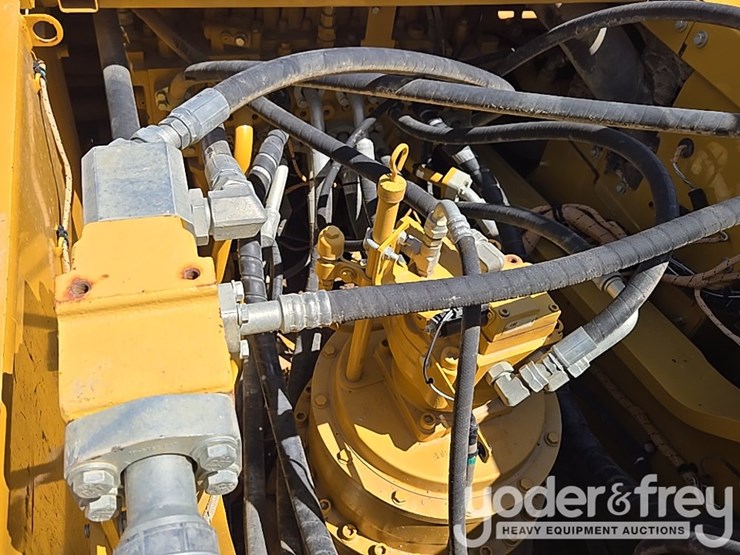2019-caterpillar-336-image-45