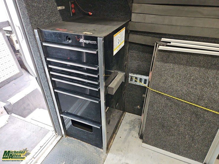 2016-freightliner-mt45-image-31