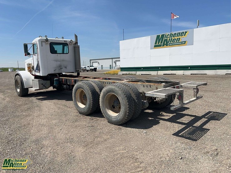 1996-peterbilt-357-t/a-cab-&-chassis-image-3
