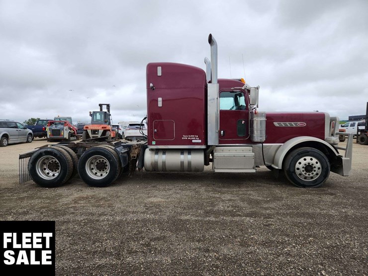2017-peterbilt-389-image-8