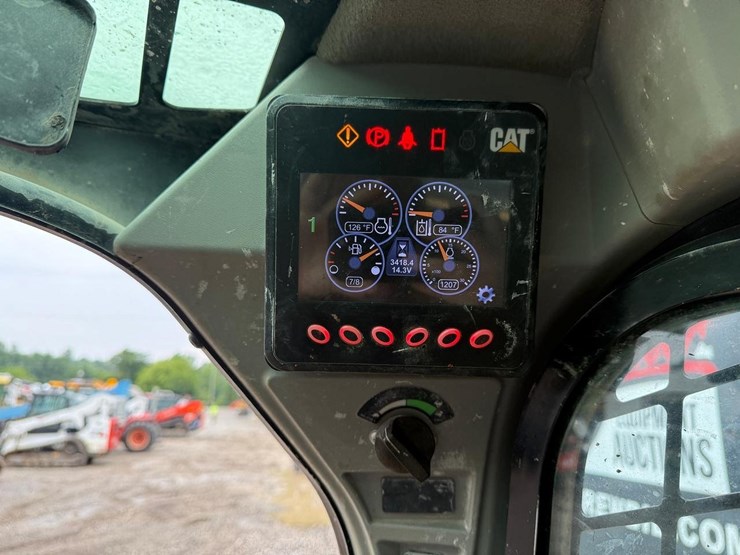 2016-caterpillar-259d-image-22