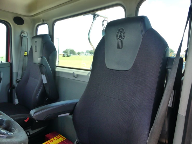 2018-kenworth-t680-image-12