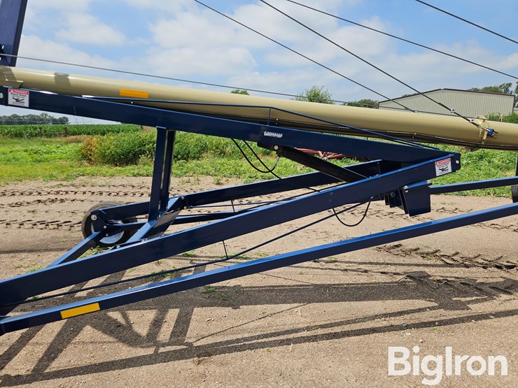 2022-harvest-international-h1084xt-torpedo-auger-w/swing-hopper-image-18
