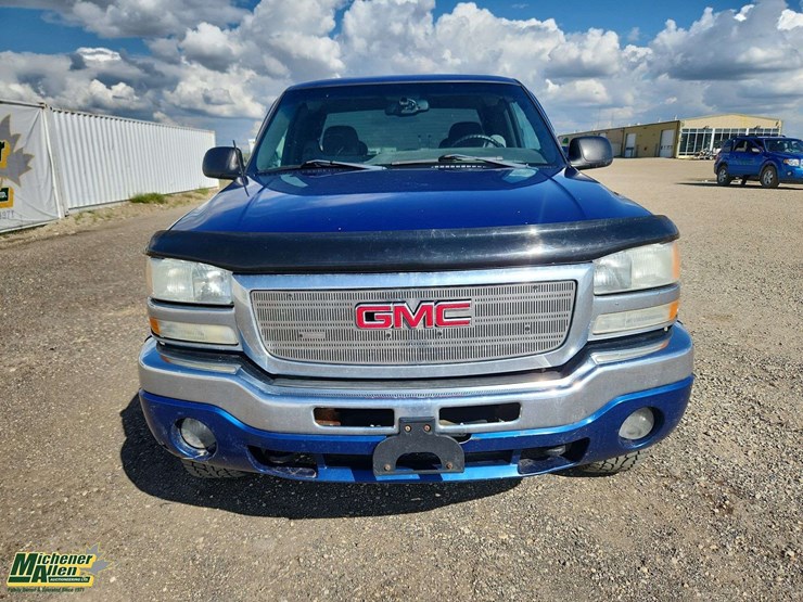 2003-gmc-sierra-2500-image-29
