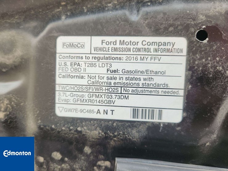 2016-ford-explorer-image-33